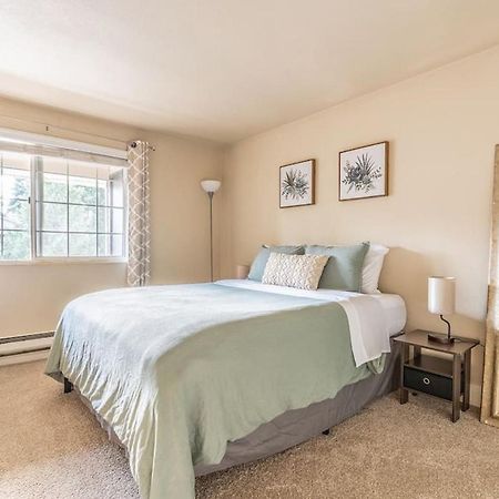 Modern And Spacious Apartment- Gym, Wifi, Free Parking Seattle Exterior photo
